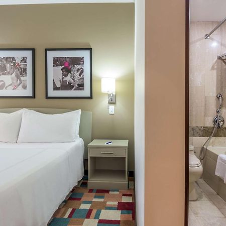 Hotel Nh Cali Royal Exterior foto
