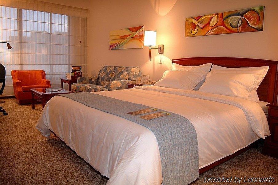 Hotel Nh Cali Royal Zimmer foto