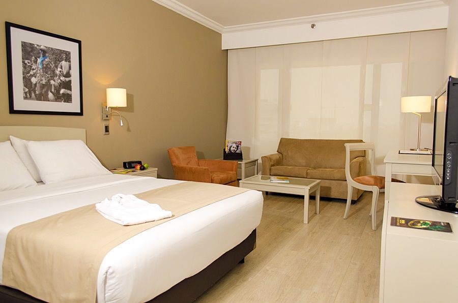 Hotel Nh Cali Royal Exterior foto