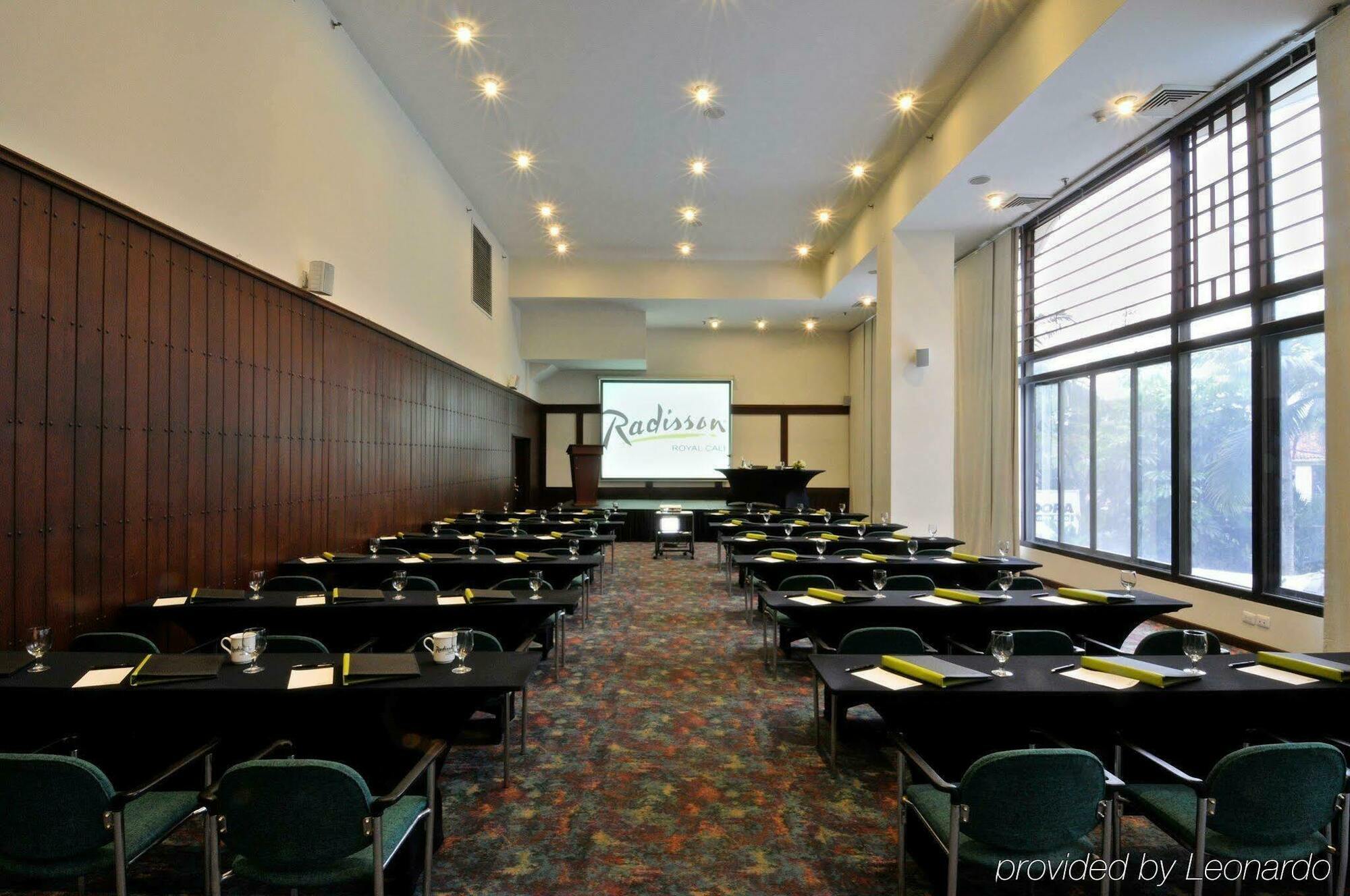 Hotel Nh Cali Royal Exterior foto